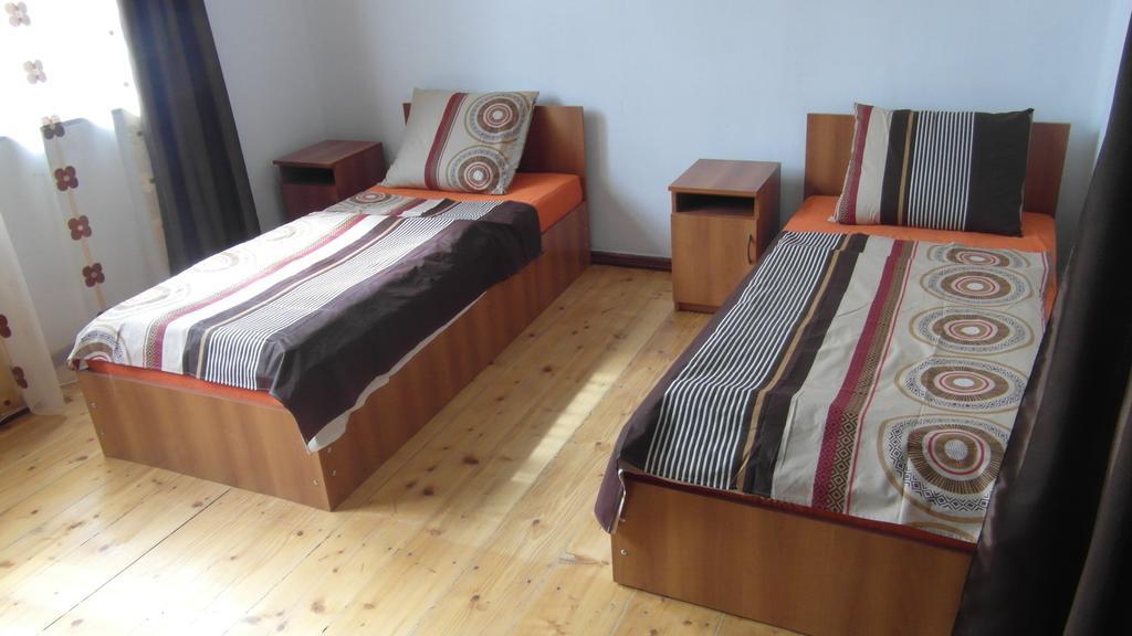 Gvirilas Sakhli Guest House Khashuri Habitación foto